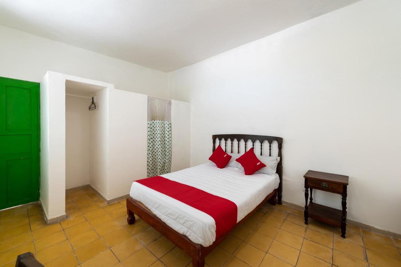 Oyo Hotel Las Palmas Cuyutlan Manzanillo Exterior photo