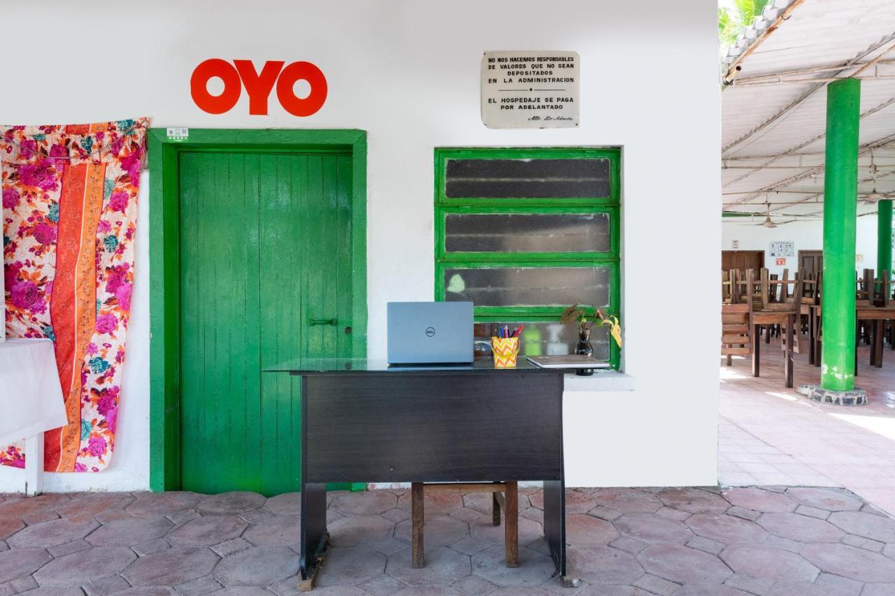 Oyo Hotel Las Palmas Cuyutlan Manzanillo Exterior photo