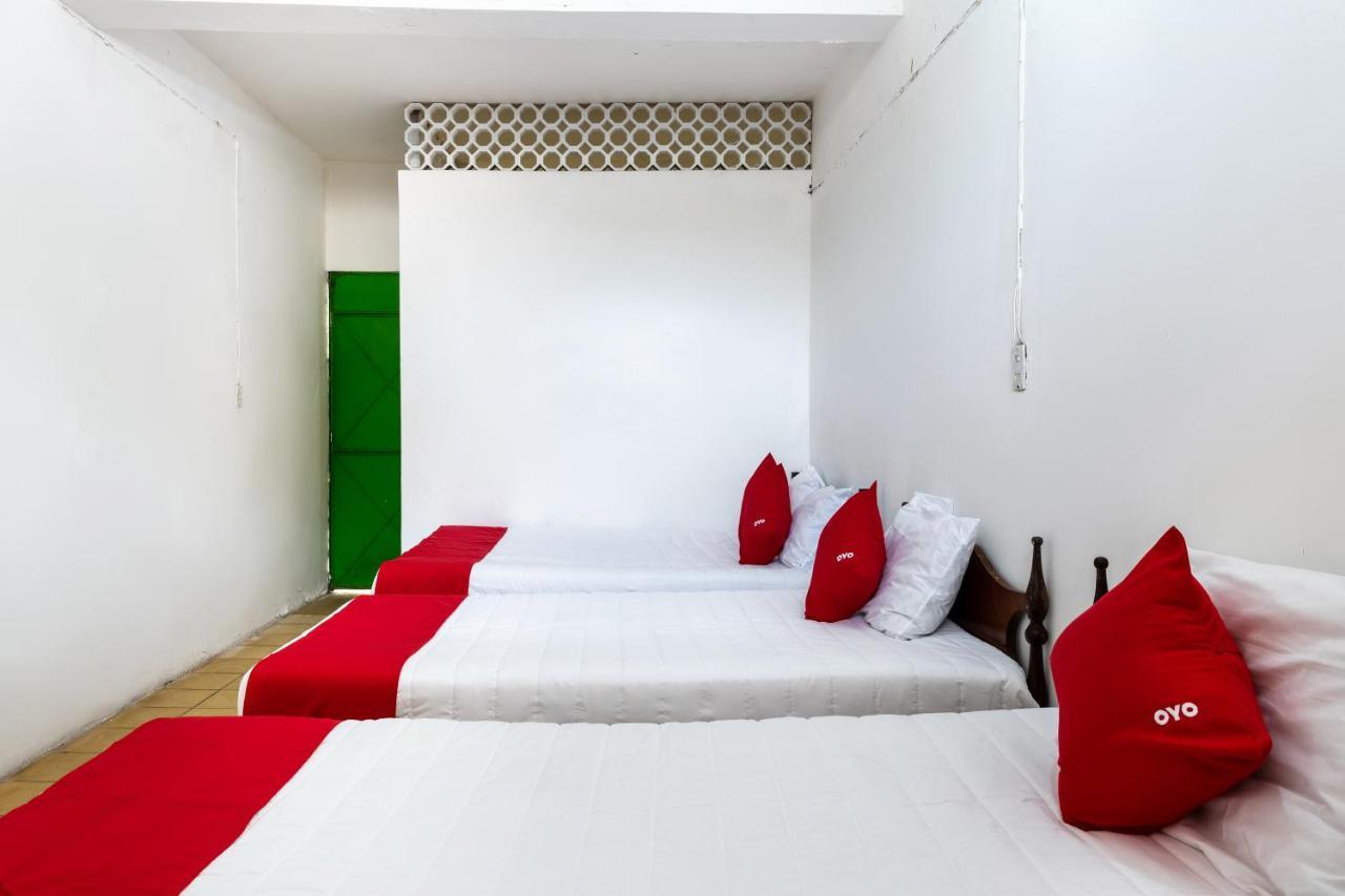 Oyo Hotel Las Palmas Cuyutlan Manzanillo Exterior photo
