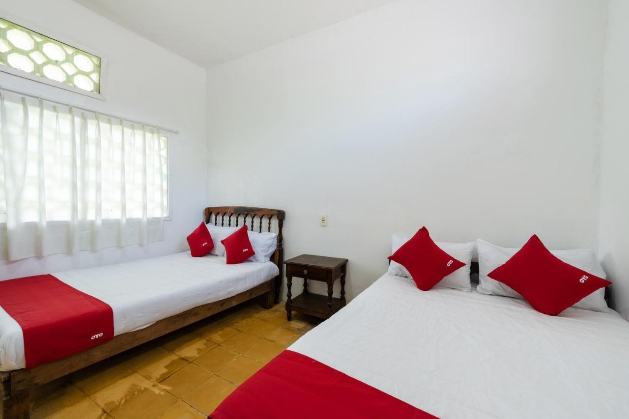 Oyo Hotel Las Palmas Cuyutlan Manzanillo Exterior photo